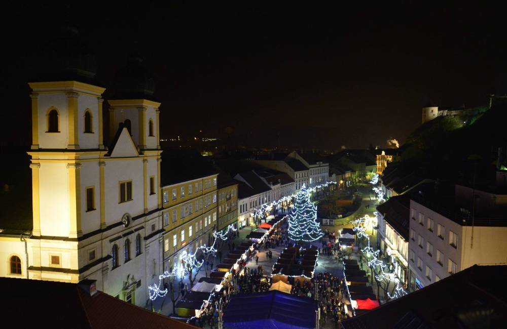 Foto: Predvianočné koncerty na Mierovom námestí tento týždeň pokračujú, nenechajte si ich ujsť