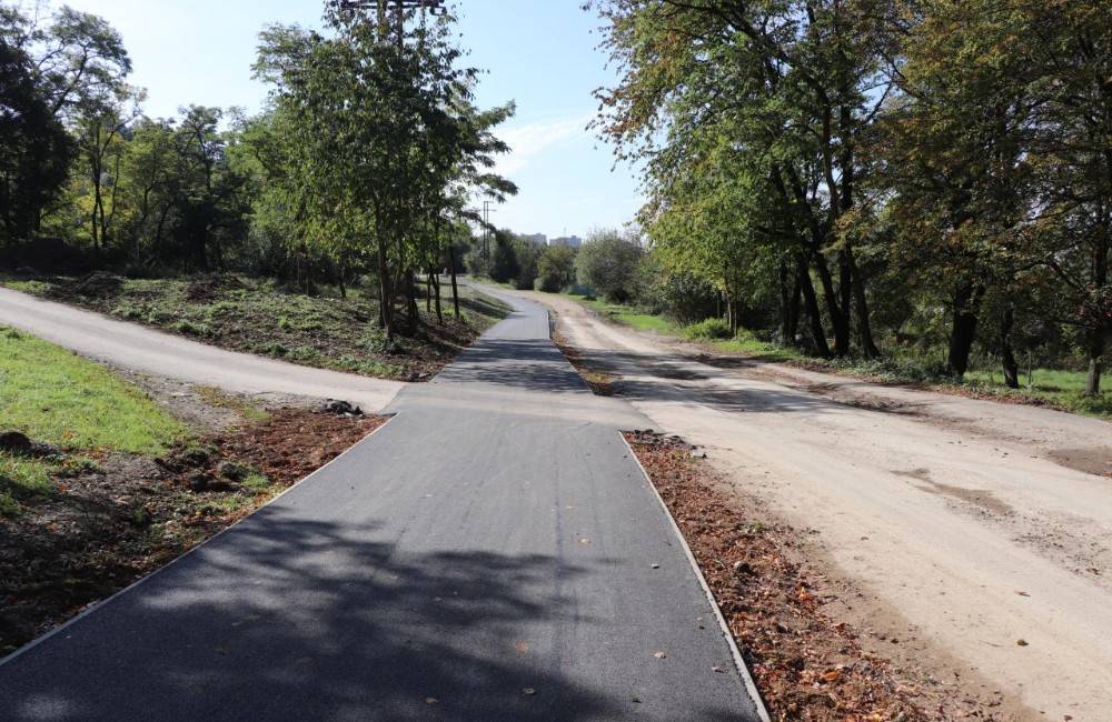 Foto: V pondelok rátajte s obmedzením na ceste popri dubnickej cyklotrase v oblasti Pod strážou