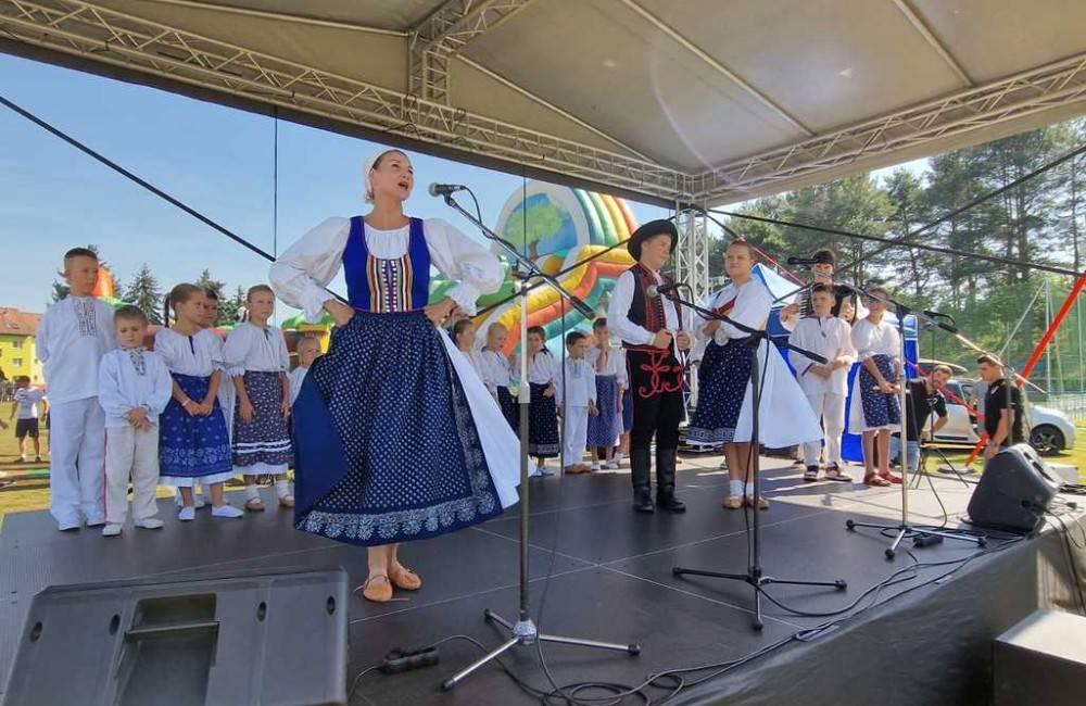 FOTO: Obyvatelia viacerých kútov Trenčianskeho kraja búrlivo oslavovali a hodovali