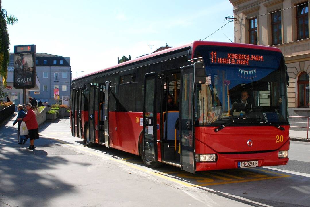 Foto: Pre rekonštrukciu plynovodu bude v Trenčíne dočasne posunutá zastávka MHD