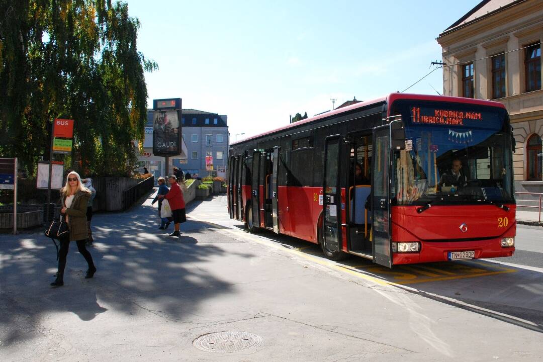 Foto: Trenčín po kritike občanov zverejnil návod ako ušetriť pri kúpe cestovného lístku
