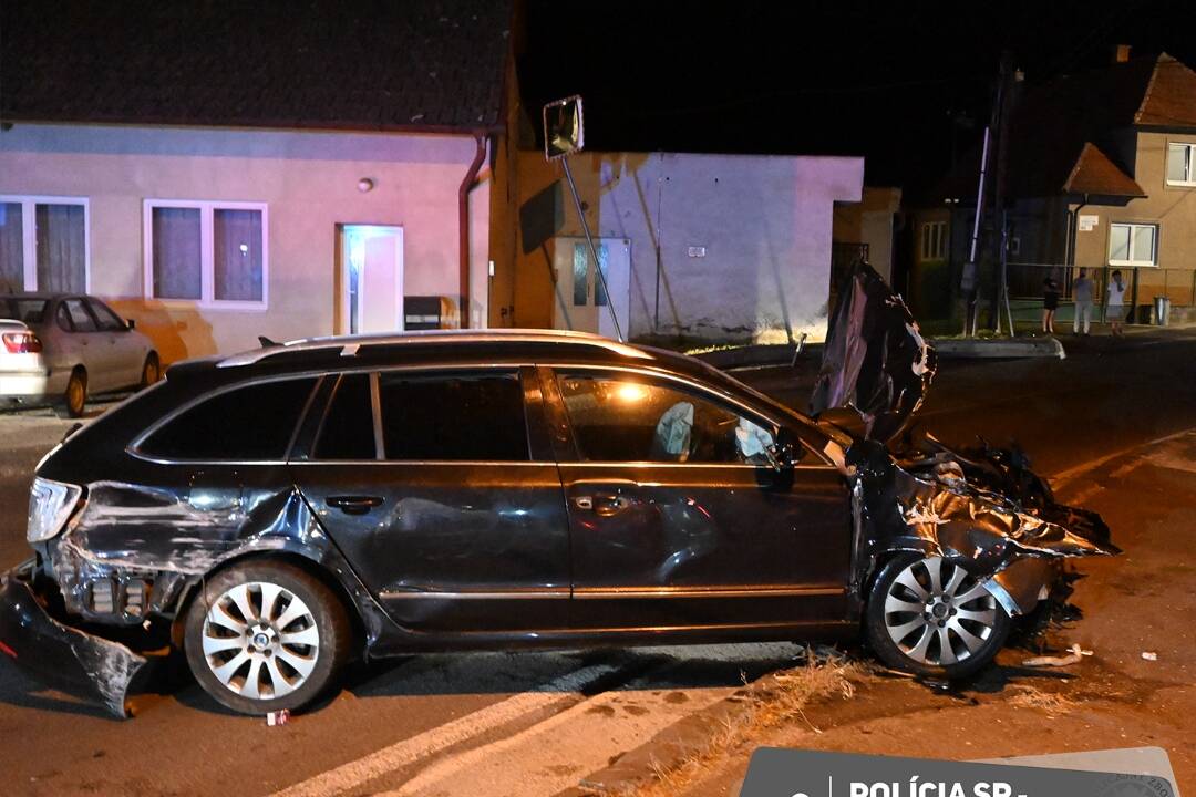 Foto: Dvaja opití vodiči spôsobili v okrese Prievidza počas víkendu dopravné nehody. Jeden nafúkal slušných 2 a pol promile 