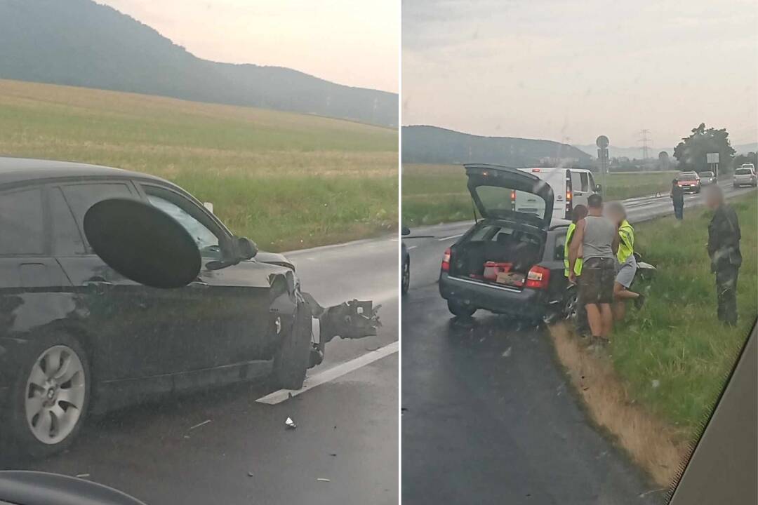 Nehoda v obci Oslany smerom na Partizánske. Na križovatke sa zrazili dve osobné autá