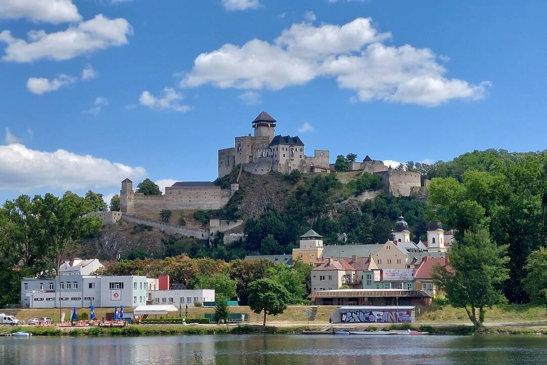 Foto: Trenčiansky hrad môžete mať po novom aj vo vašom mobile. Stačí, ak si stiahnete túto aplikáciu