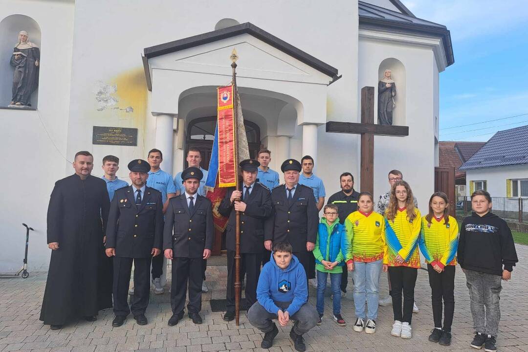 Foto: Zomrel dlhoročný člen hasičského zboru v Omšení. O jeho život po vyhlásení poplachu bojovali aj kolegovia