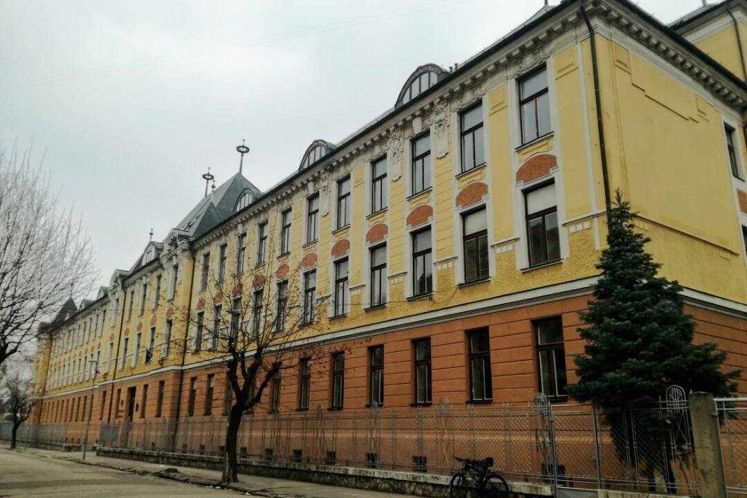 Foto: Kvôli zrušeniu spomienkovej akcie na trenčianskom gymnáziu chce rezort školstva zaviesť informovaný súhlas