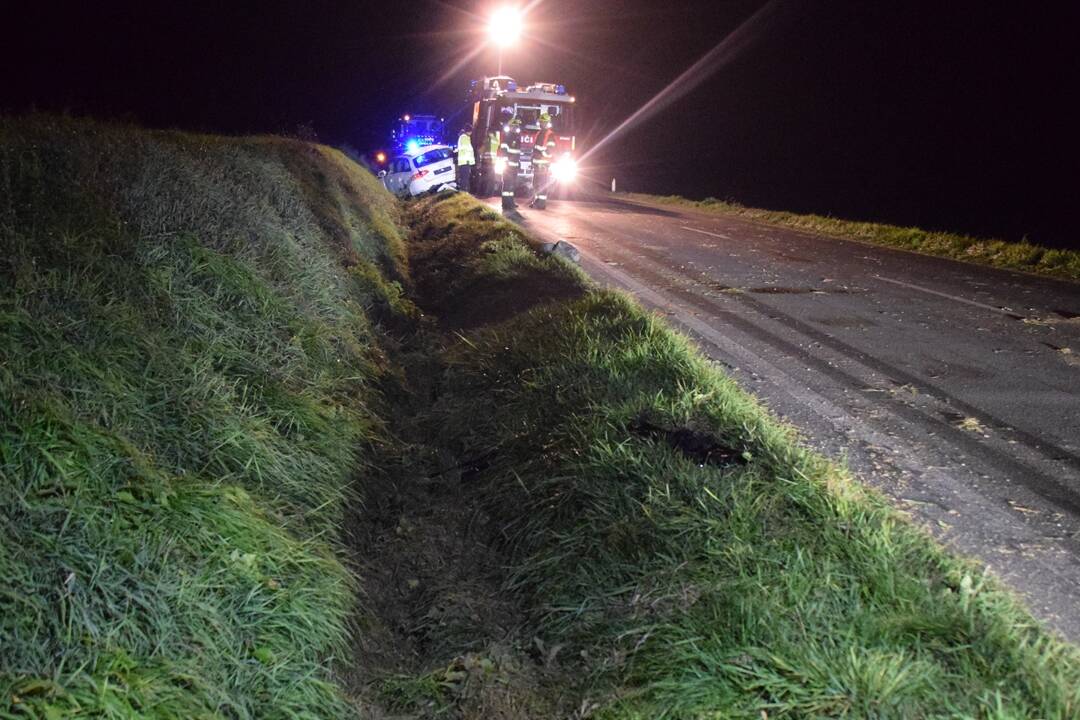 Foto: Vodič v Bánovciach nad Bebravou ukradol z autobazáru Audi A4, s ktorým neskôr pod vplyvom drog havaroval