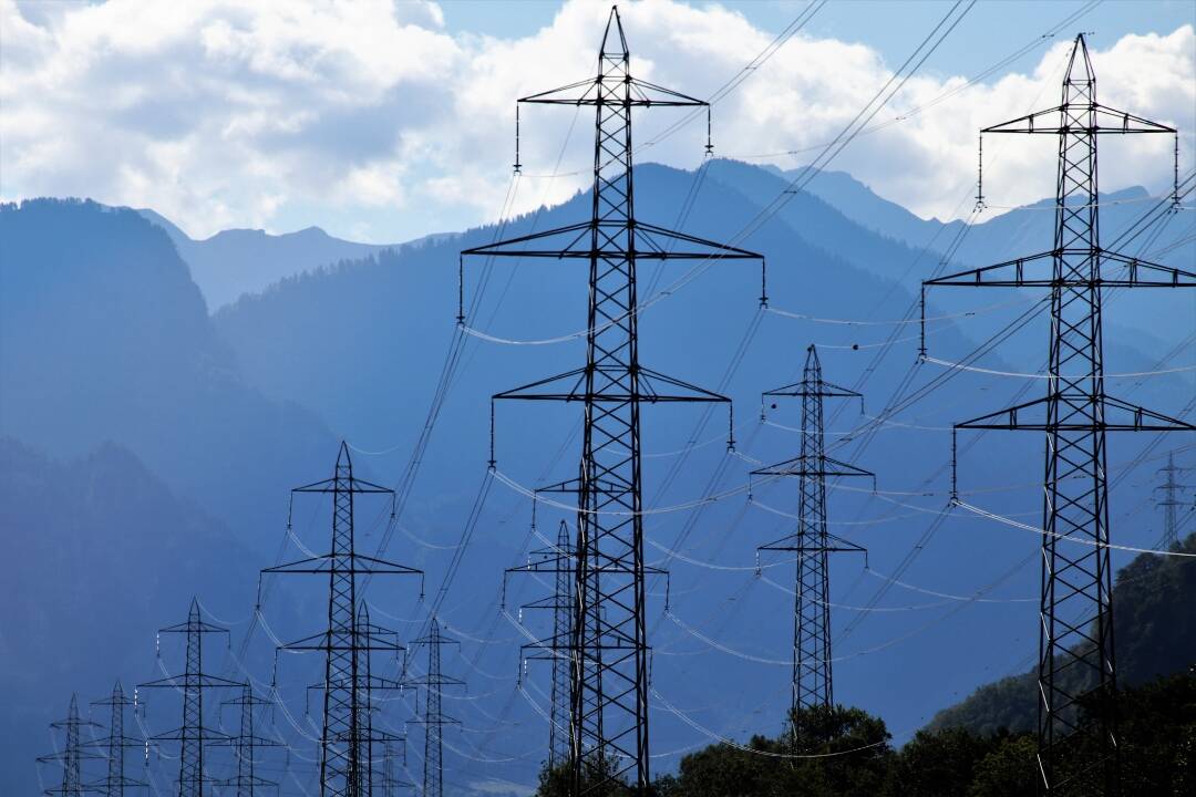 Foto: Obyvatelia sídliska Juh v Trenčíne budú v utorok celý deň bez elektriny. Ktorých domácností sa to bude týkať?