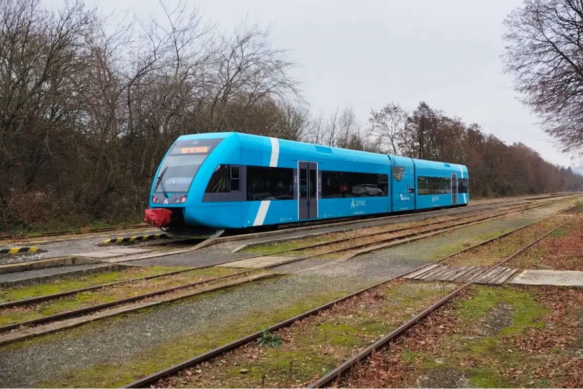 Foto: FOTO+VIDEO: Súkromný dopravca Arriva realizuje skúšobné jazdy so svojimi jednotkami Stadler. Videli ho aj na Myjave