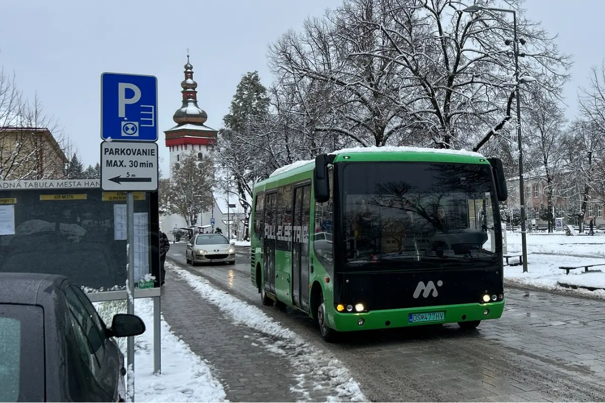 Foto: MHD v Handlovej bude jazdiť aj v roku 2025, no nie počas sviatkov a dní pracovného pokoja. Chystajú aj elektrobusy