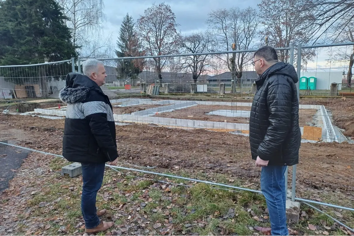 Foto: Nová ambulancia rýchlej zdravotnej pomoci v Partizánskom. Záchranka sa vracia na územie nemocnice