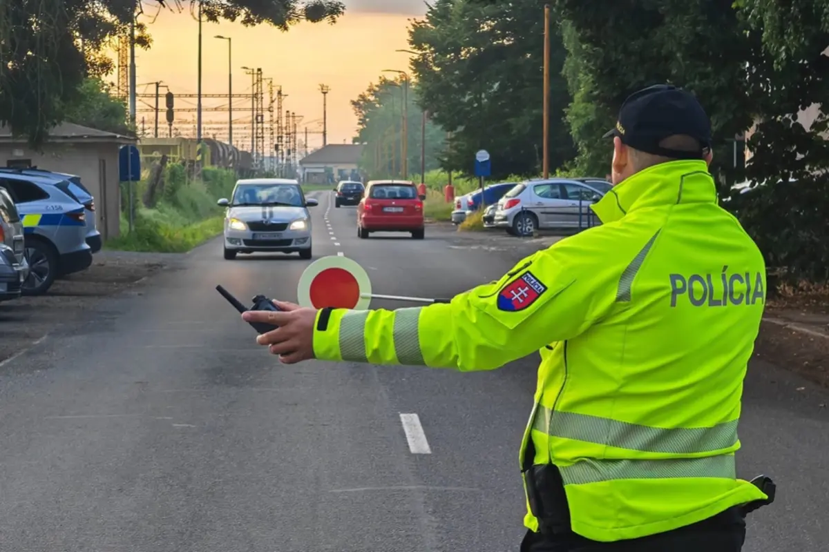 Foto: Vodičov čakajú od soboty rozsiahle kontroly. Policajti sa zamerajú najmä na alkohol a drogy za volantom