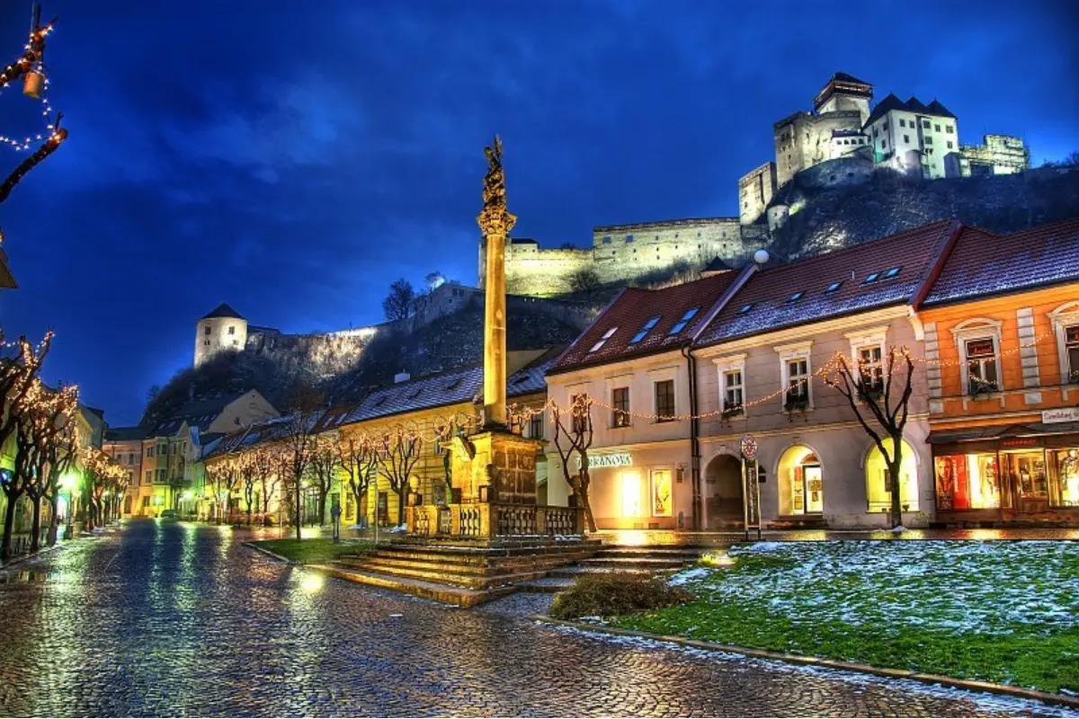 Foto: Víkend v Trenčíne bude pestrý, užite si romantiku na hrade, športové súboje či kreatívne dielne