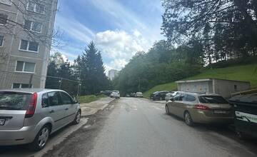 Na sídlisku Rozkvet v Považskej Bystrici nebude premávať MHD kvôli rozkopanej ceste. Počítajte s obmedzeniami