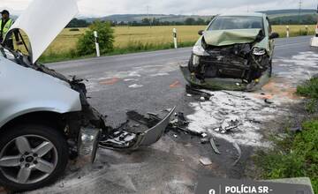 Pri dopravnej nehode v novom Meste nad Váhom sa zranila seniorka aj malé dieťa