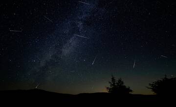 Nočnú oblohu začiatkom týždňa rozžiari meteorický roj. Padajúce hviezdy môžete pozorovať voľným okom