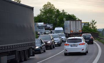 Aktualizované: Tuning zraz v Novom Meste nad Váhom ochromil premávku. Kríza je však zažehnaná