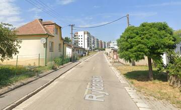 Rybársku ulicu v Trenčíne zajtra rozkopú. Počítajte s dopravnými obmedzeniami