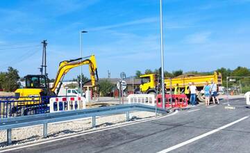 FOTO: Od stredy počítajte s obmedzením v Ilave. Cesta od mosta ponad Vážsky kanál bude prejazdná v jednom pruhu