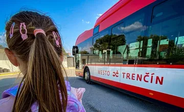 Pokuta v trenčianskej MHD pobúrila rodičov. „Hanba a hnus,“ odkazujú na sociálnych sieťach