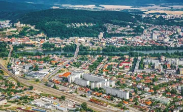 Trenčín schválil zmeny v územnom pláne, v meste pribudnú byty aj skladisko odpadu 