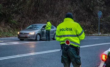 Vodič jazdil v obci Liešťany s vyše dvomi promile alkoholu. Hrozí mu väzenie na jeden rok