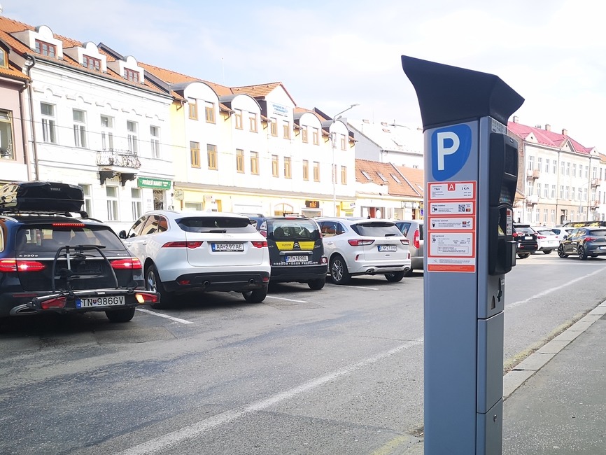 FOTO: Parkovacia politika v Trenčíne pod paľbou kritiky. Mestský poslanec sa obrátil na prokuratúru. , foto 9