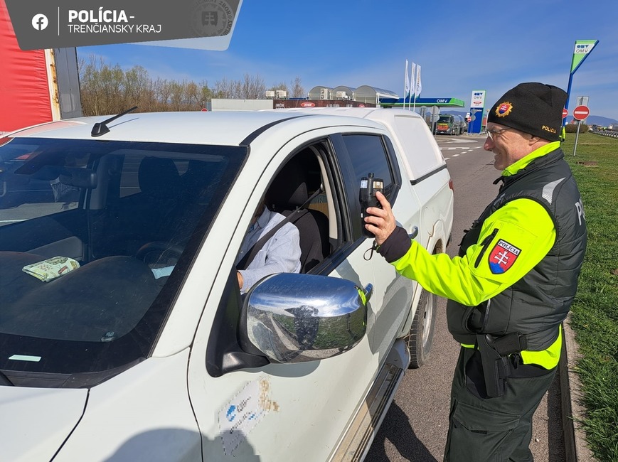 FOTO: Polícia kontrolovala dodržiavanie predpisov na diaľnici, foto 7