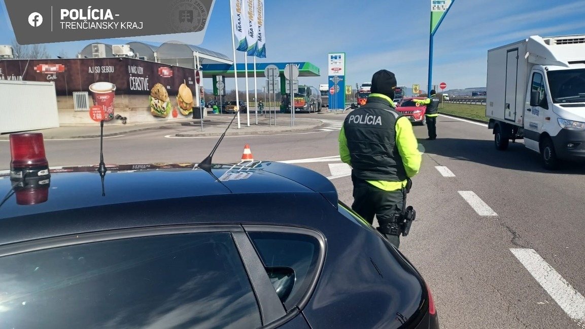 FOTO: Polícia kontrolovala dodržiavanie predpisov na diaľnici, foto 11