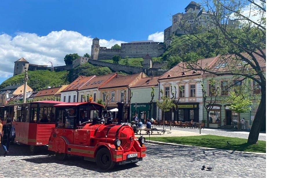 FOTO: Na majestátny Trenčiansky hrad opäť vyrazí obľúbený vláčik. Tohtoročnú sezónu začne už 29. apríla, foto 4