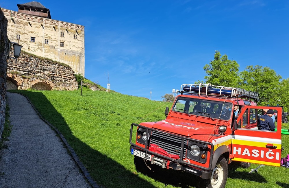 FOTO: Hasiči našli na Trenčianskom hrade poklad, foto 8