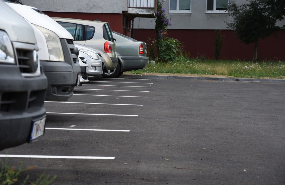 FOTO: Na trenčianskom sídlisku pribudli nové parkovacie miesta aj chodníky, foto 3