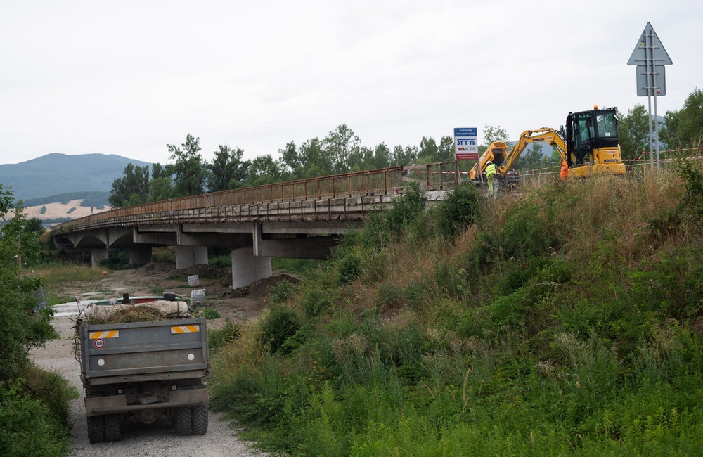 FOTO: Práce na trenčianskej „panelke“ sa predĺžia o 1 rok, foto 7