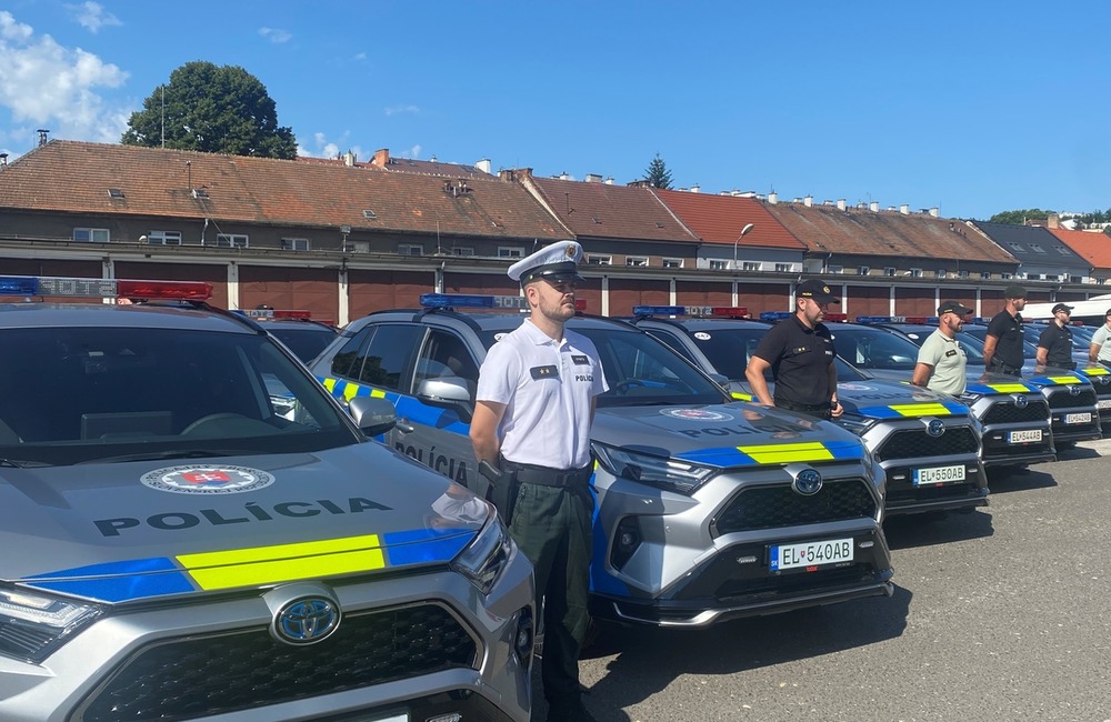 FOTO: Nové policajné autá v Trenčianskom kraji, foto 2