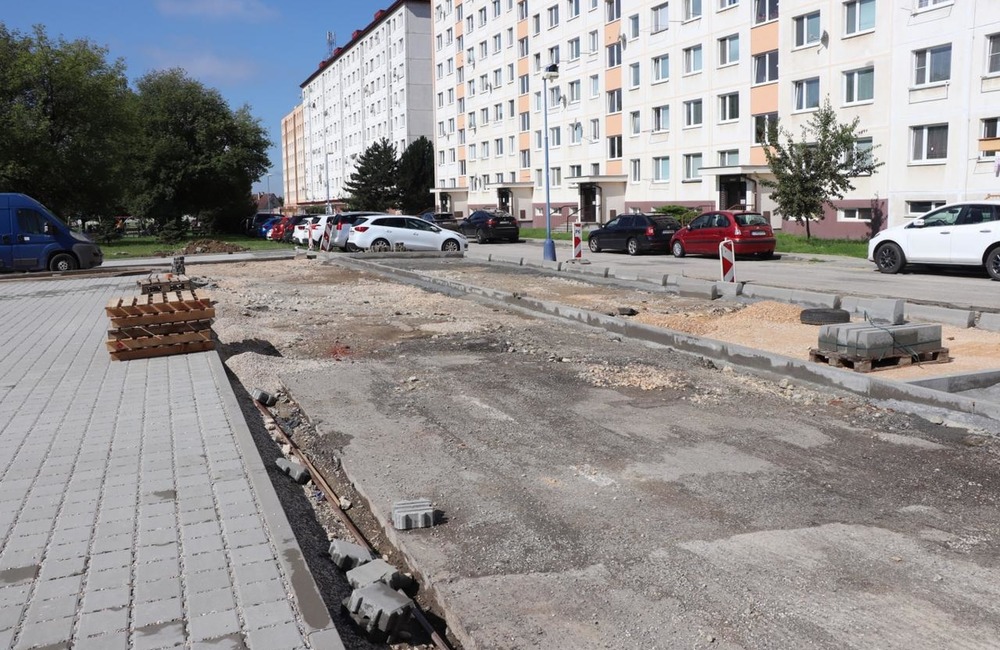 FOTO: Rekonštrukcia parkovísk v Dubnici nad Váhom, foto 2