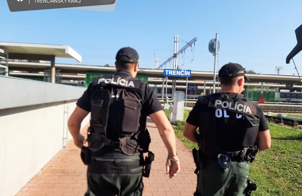 FOTO: Polícia naďalej pokračuje v náhodných kontrolách vlakov, foto 5