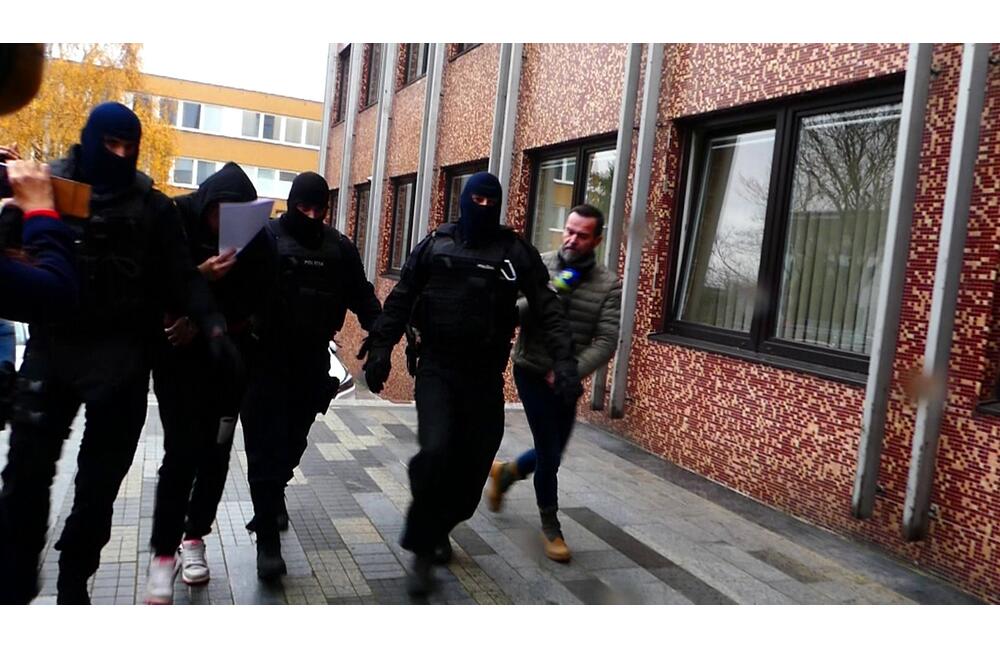 FOTO: Daniel (23), obvinený z vraždy Šarloty (21), sa postavil pred sudcu. Ten rozhodol o jeho ďalšom osude, foto 2