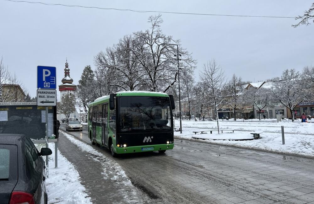 FOTO: V Handlovej testovali bezemisný autobus. Poradiť si musel s členitým terénom aj čerstvo napadnutým snehom, foto 3