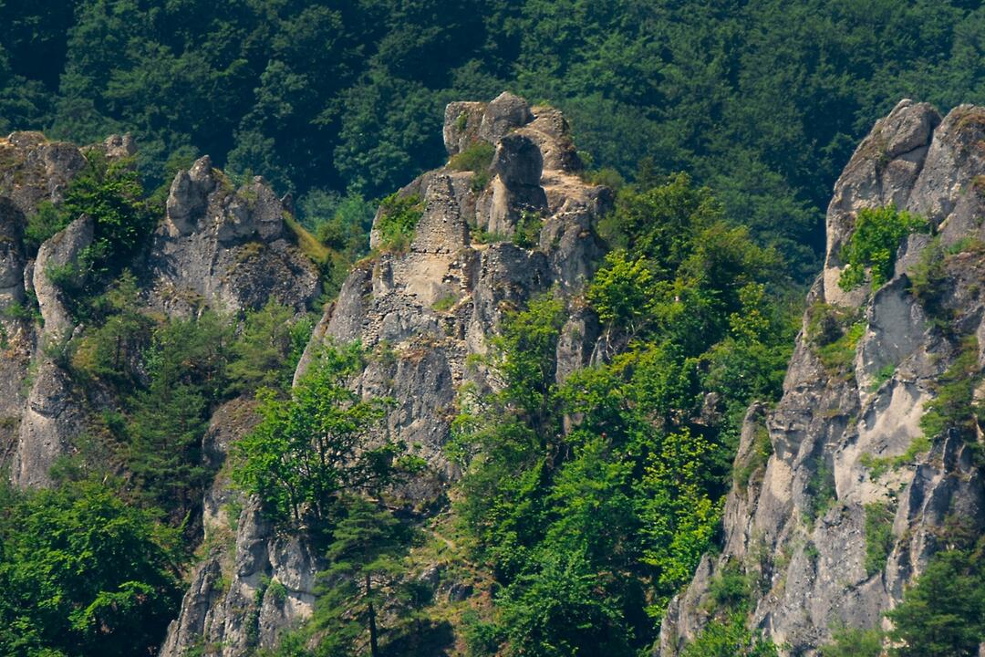 FOTO: Hrady a zámky z neobvyklých uhlov objektívom trenčianskeho fotografa, foto 21