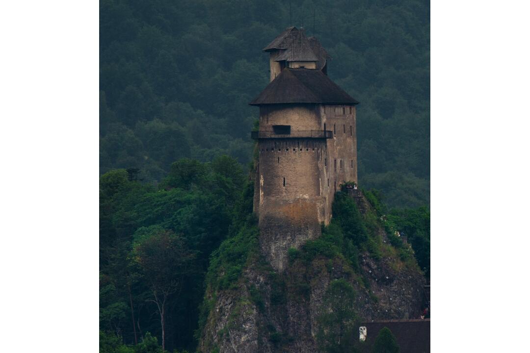 FOTO: Hrady a zámky z neobvyklých uhlov objektívom trenčianskeho fotografa, foto 23