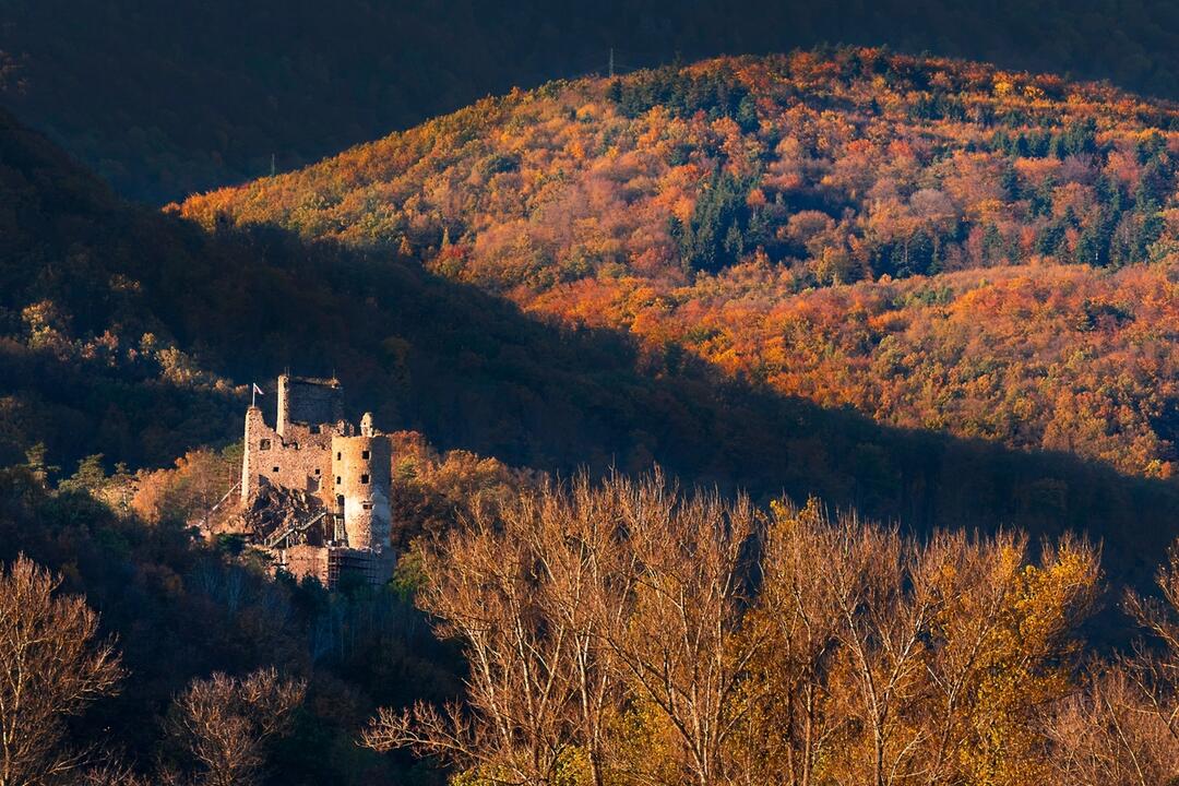 FOTO: Hrady a zámky z neobvyklých uhlov objektívom trenčianskeho fotografa, foto 55