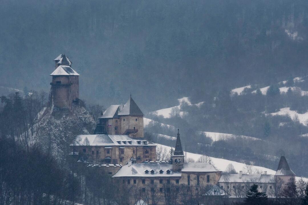 FOTO: Hrady a zámky z neobvyklých uhlov objektívom trenčianskeho fotografa, foto 81