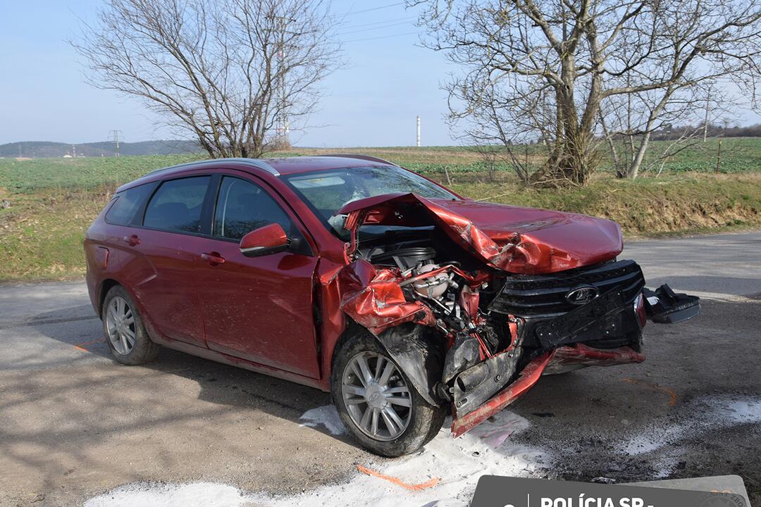 FOTO: Kuriózna nehoda: Šesťdesiatnika zastavilo odstavené fekálne vozidlo. Skončil v nemocnici, foto 3