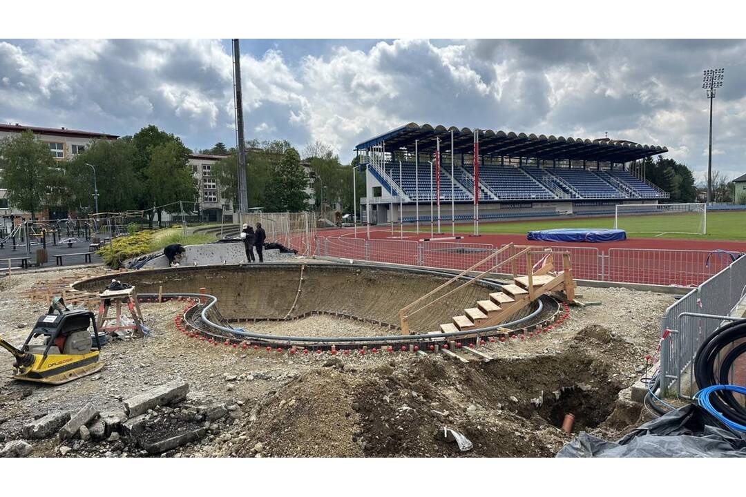 FOTO: Takto vyzerá výstavba nového skateparku v Dubnici nad Váhom, foto 4