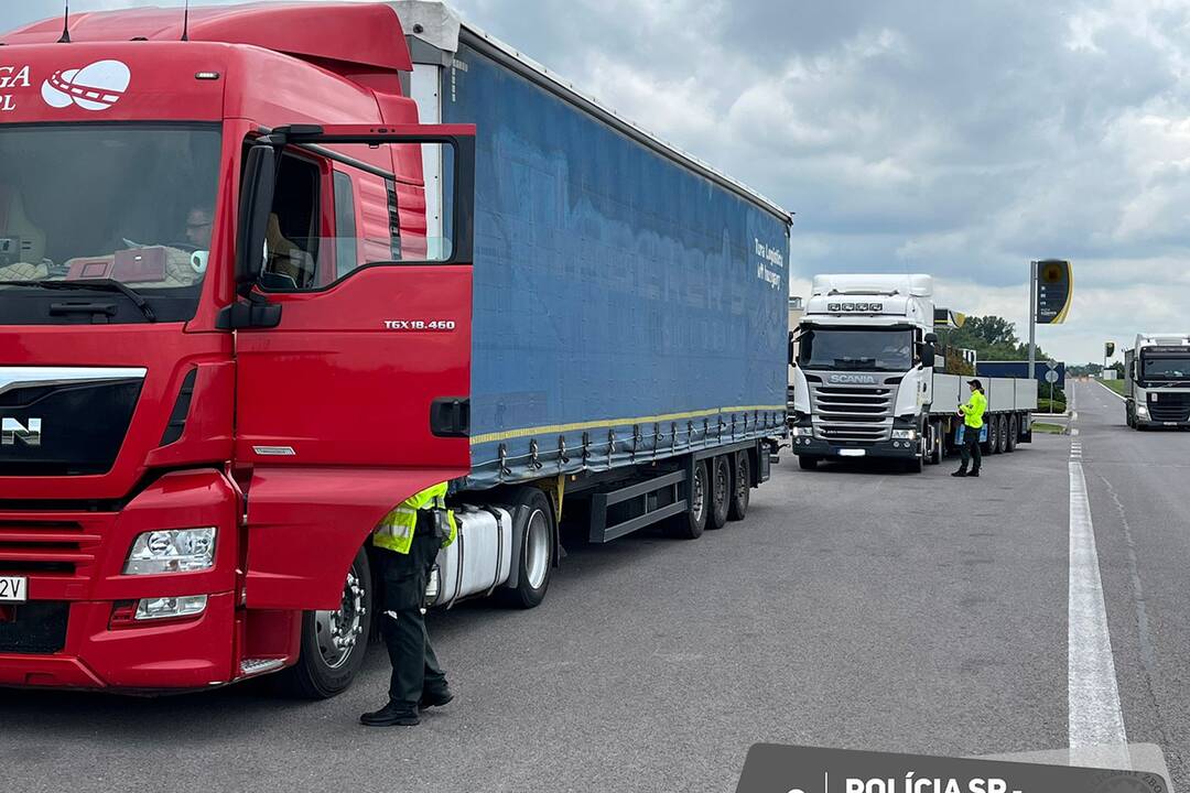 FOTO: Posvietia si na kamionistov aj stav kamiónov , foto 1