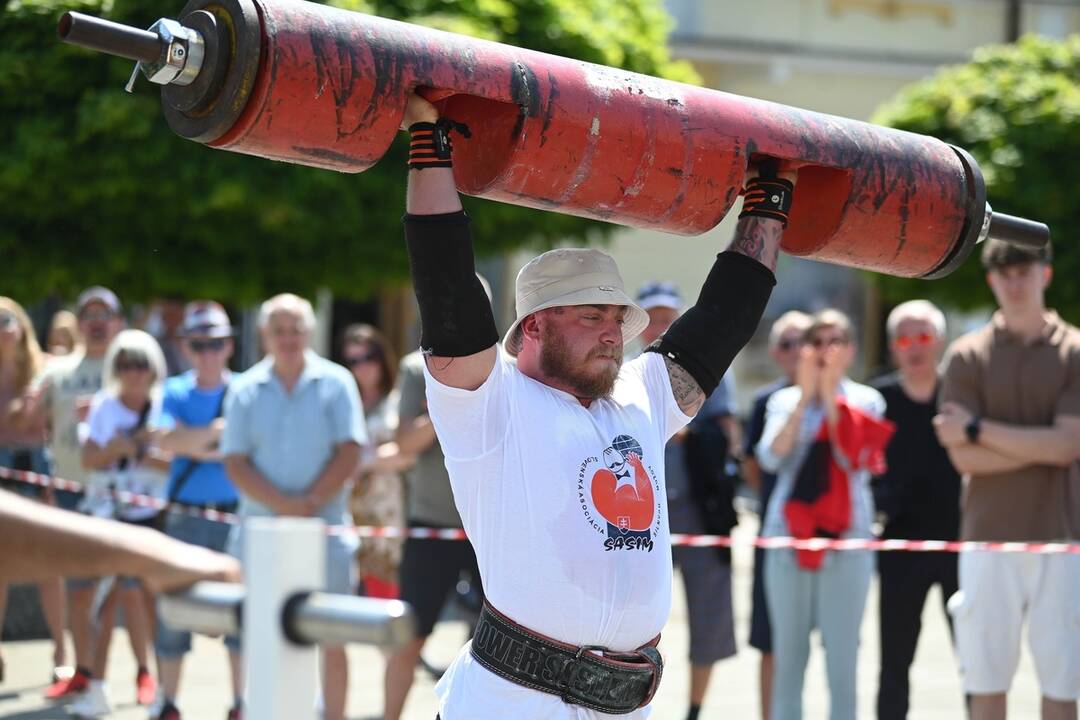 FOTO: Do Trenčianskych Teplíc zavítalo viac ako 20 silákov, foto 20