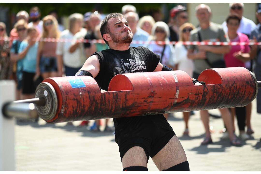 FOTO: Do Trenčianskych Teplíc zavítalo viac ako 20 silákov, foto 23