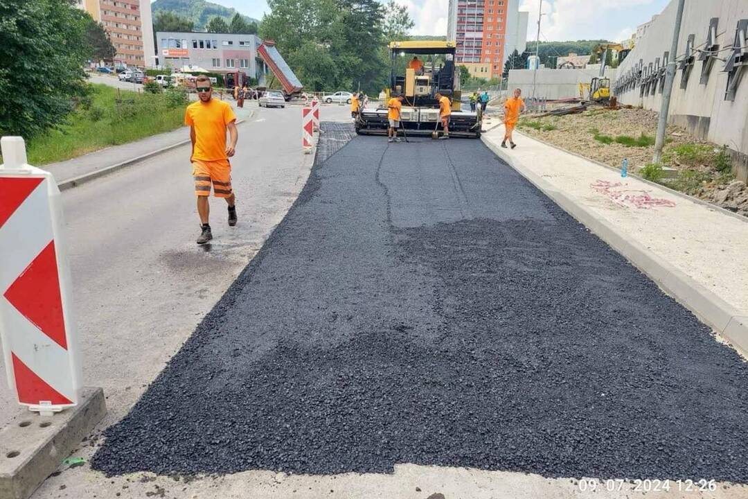 FOTO: Výstavba kruhovej križovatky v Handlovej, foto 1