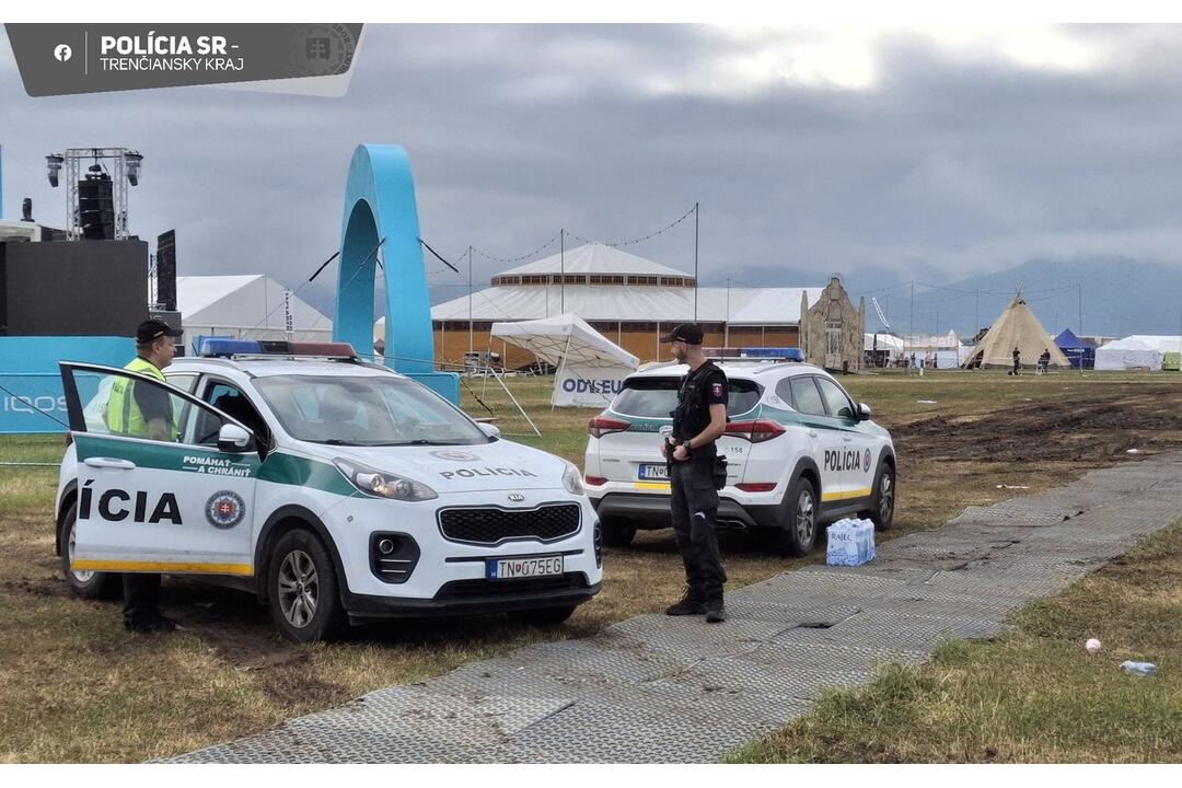 FOTO: Búrka odfúkla na Pohode stan, festival zrušili, foto 6