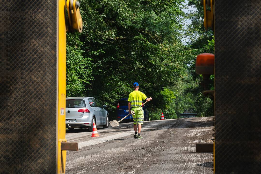 FOTO: Trenčianska župa opraví 35 kilometrov ciest za dva týždne. Počítajte s dopravnými obmedzeniami, foto 13